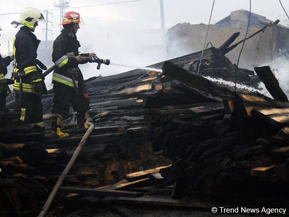 Xətaidə 3 otaqlı mənzil yanıb