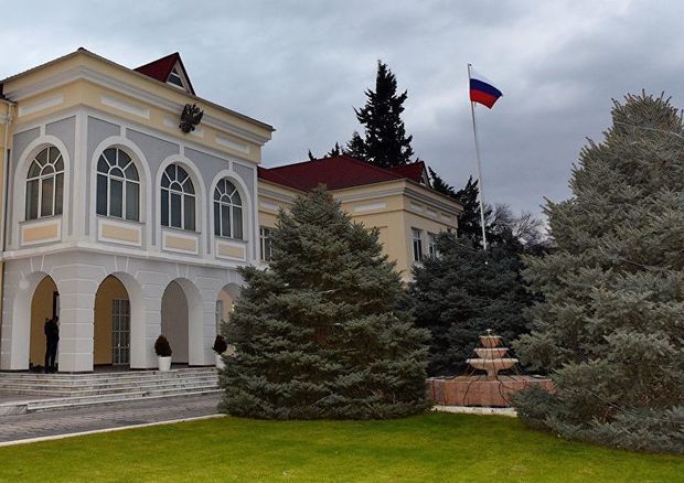 Rusiyanın Azərbaycandakı səfirliyində dövlət bayrağı endirildi