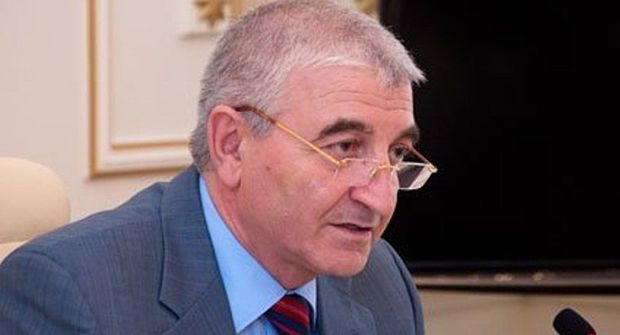 Məzahir Pənahov: Bəziləri sosial şəbəkələrdə özlərini hörmətdən salır