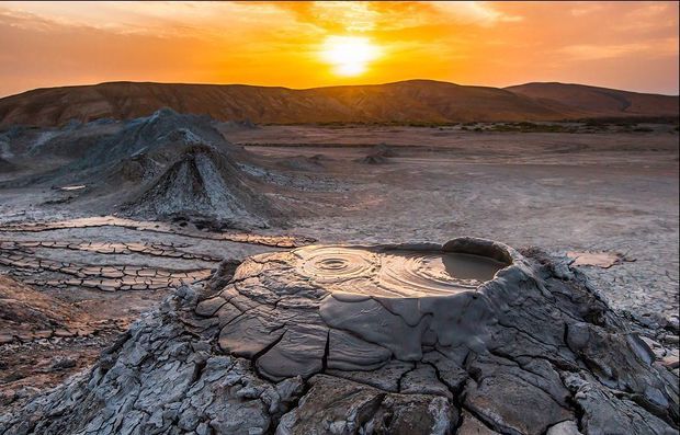 Bakıda vulkan püskürüb