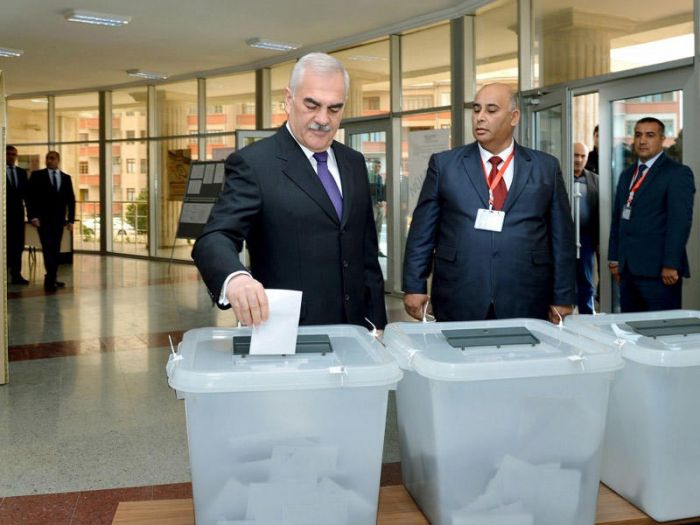 Vasif Talıbov da səs verib