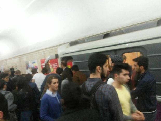 Bakı metrosunda intihara cəhd