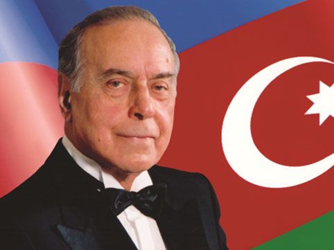 Elbay Qasımzadə: "Heydər Əliyev milli memarlığın inkişafında böyük rol oynayıb"