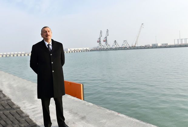 Prezident İlham Əliyev Bakı Beynəlxalq Dəniz Ticarət Limanı Kompleksinin açılışında iştirak edib