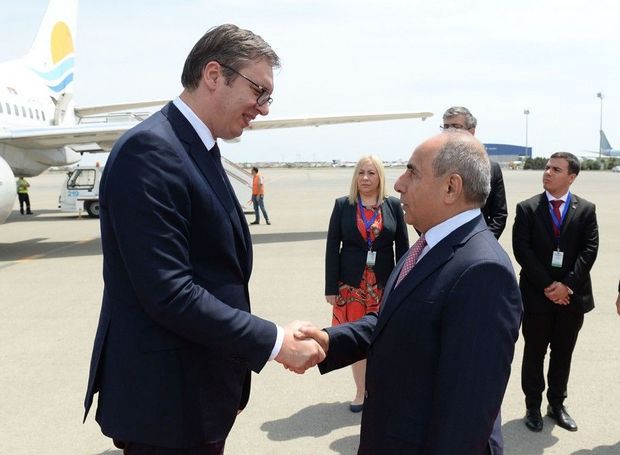 Serbiya prezidenti Azərbaycana rəsmi səfərə gəlib FOTO
