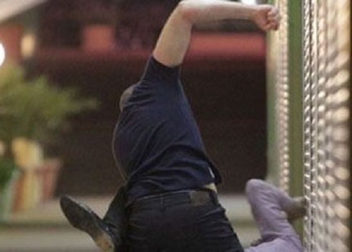 Məcburi köçkün evində döyülüb