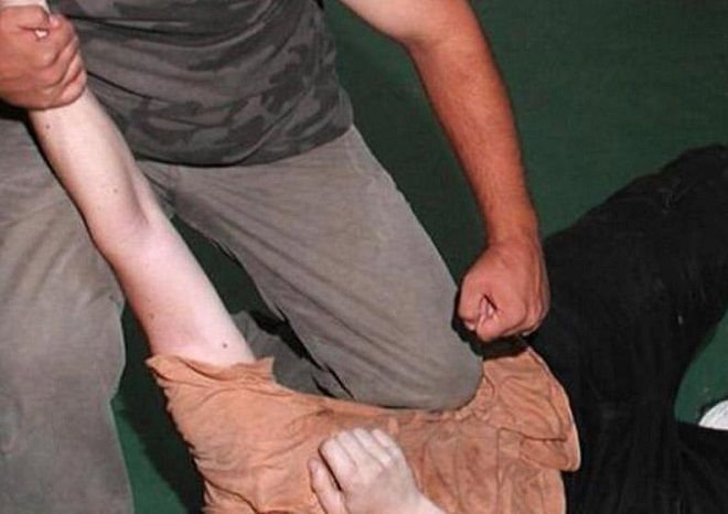 Şəmkir sakini qonşusu tərəfindən döyülüb