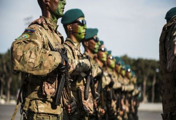 Azərbaycan hərbçiləri Moskvaya yola düşüb