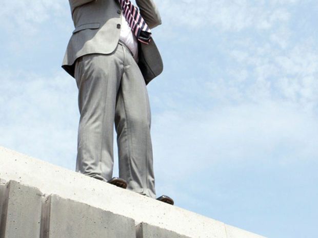 İntihara cəhd edən kişi: Baş nazirə inandım və geri çəkildim