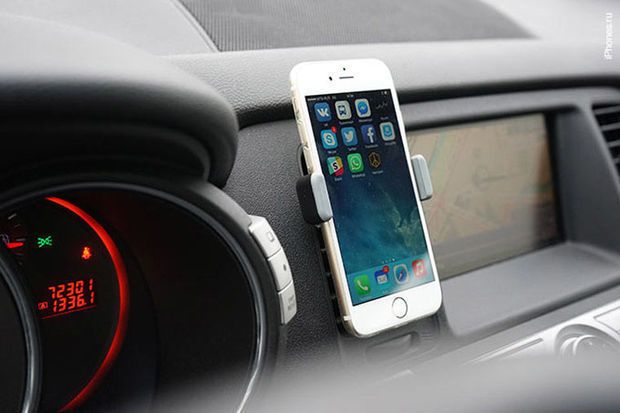 “iPhone” avtomobildə partladı