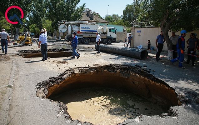 Sumqayıtdakı yolun çökmə səbəbi FOTO