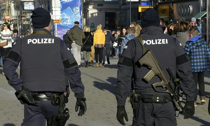Almaniyada etiraz aksiyası - Polis müdaxilə etdi