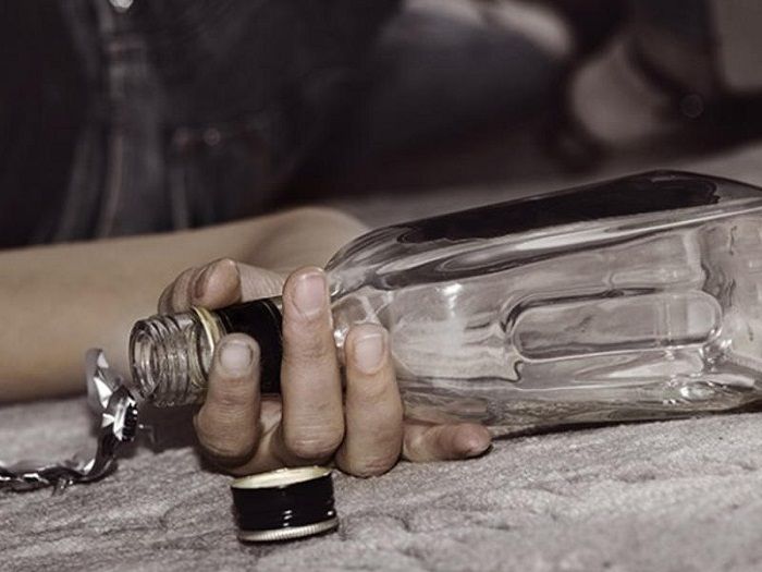 Şəmkirdə üç uşaq anası intihar edib