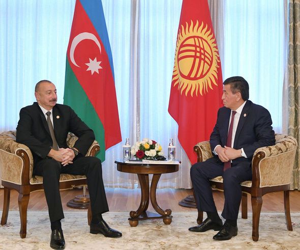 İlham Əliyev Qırğızıstan prezidenti ilə görüşüb - FOTO