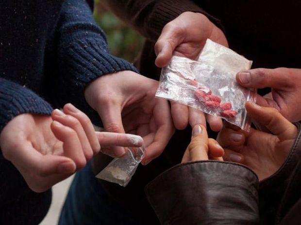 Səhiyyə Nazirliyi narkomanlarla bağlı həyəcan təbili çalır