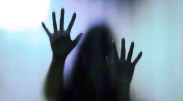 Arvadını hamamda sevgilisi ilə tutdu O kişini biz tərəfdə tez-tez görürdüm