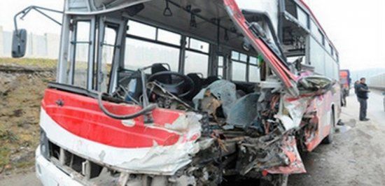 Azərbaycanda ağır qəza – avtobus “Kamaz”la toqquşdu: 15 yaralı