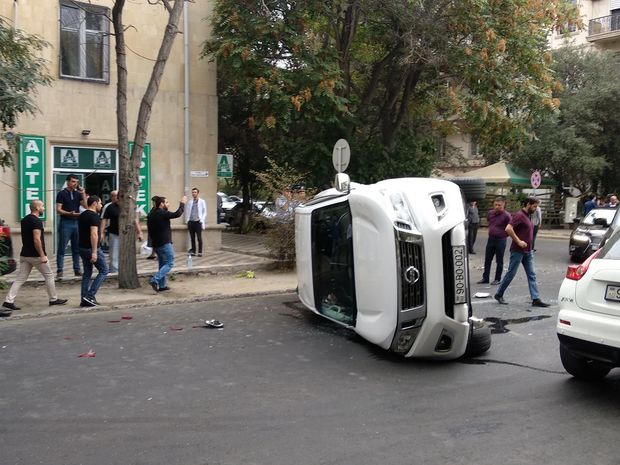 Bakıda zəncirvari qəza: maşınlarda uşaqlar olub FOTO