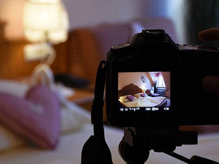 Bakıda evli qadın onu intim fotolarla şantaj edən eks-sevgilisini bağışladı