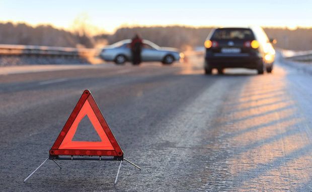 Fəhlələri daşıyan avtomobil aşdı: iki ölü, iki yaralı YENİLƏNİB