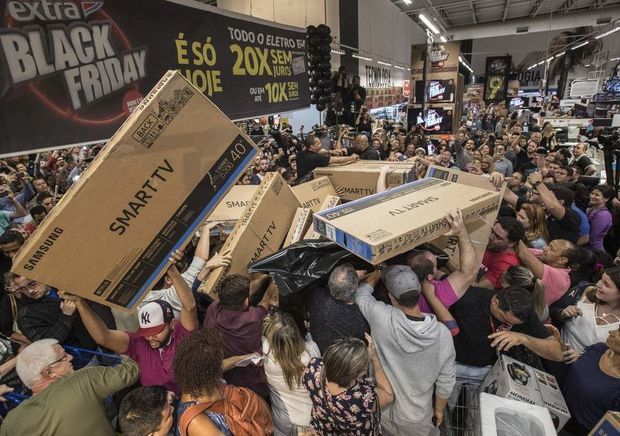 Bakıda “Black Friday” Hansı ticarət mərkəzlərində nə qədər endirim var?