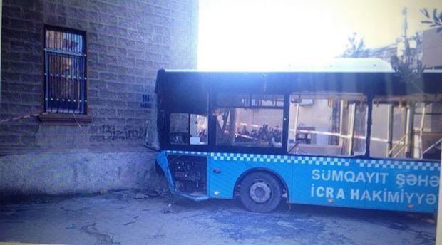 Sumqayıtdakı dəhşətli avtobus qəzasının görüntüləri yayıldı
