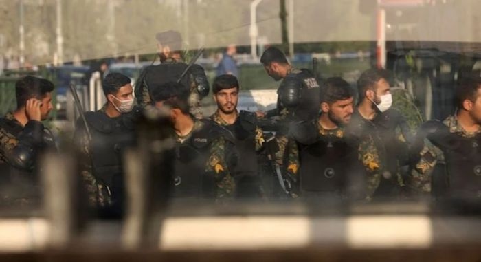 İranda aptekə hücum edildi, 5 nəfər əsir götürüldü