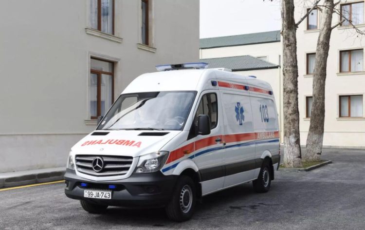 Abşeronda ər-arvadı maşın vurdu : biri öldü 