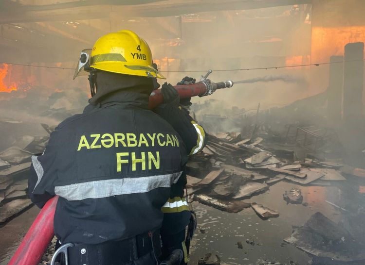 Bakıda məşhur restoran YANIR  YENİLƏNDİ