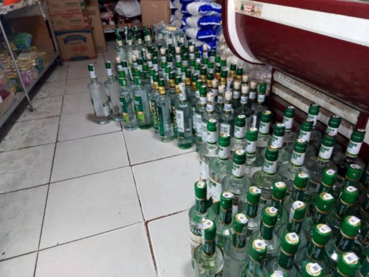 Saxta araqlar satan mağaza aşkarlandı 