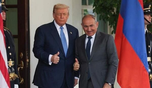 Tramp Paşinyana hədiyyə göndərdi