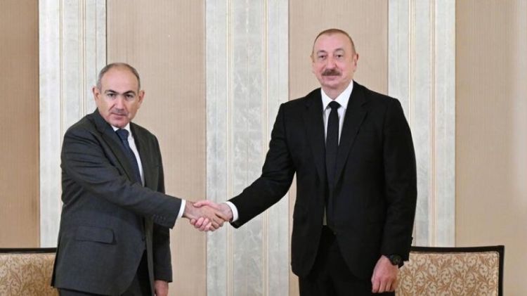 İlham Əliyev ilə Paşinyanın görüşü başladı