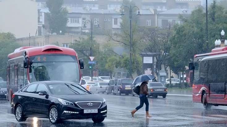 Bakıda yağıntı aylıq normanın 440 faizinə çatıb