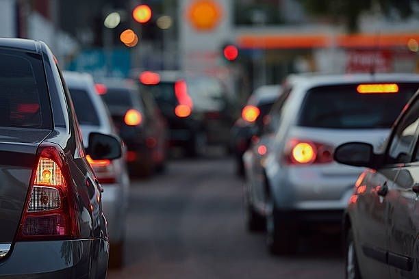 Bakıda iş saatları dəyişə bilər:  Tıxac probleminə yeni həll