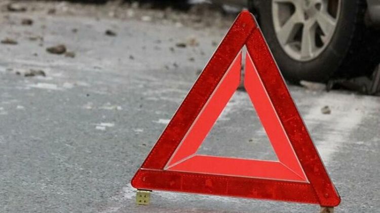 Masazırda avtomobil piyadanı vuraraq öldürüb